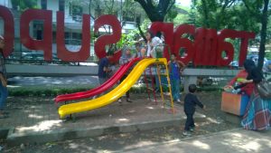 Taman bermain, tempat berkumpul anak anak (04/02/2015)